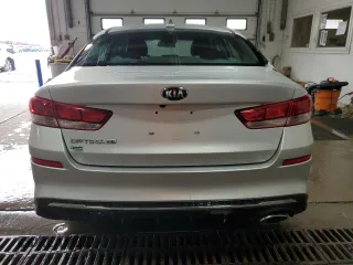 2020 Kia Optima LX with VIN 5XXGT4L38LG381795, listed as a Copart auction lot 85675534 with 84,128 mi miles and Salvage Title. Bid and sale history available at carsss.com. Image 6.