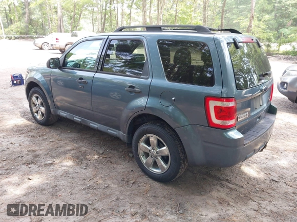 2012 Ford Escape XLT z VIN 1FMCU9DG9CKC73956, wystawiony jako IAAI lot #42812731 z przebiegiem 138 403 mil mil oraz . Historia ofert i sprzedaży dostępna na DreamBid. Obrazek 3.
