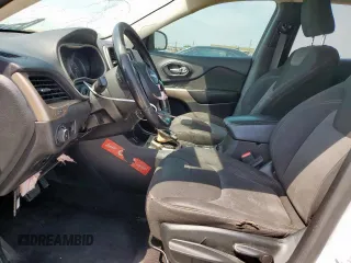 2018 Jeep Cherokee Latitude with VIN 1C4PJLCB1JD552871, listed as a Copart auction lot 53682375 with 196,059 mi miles and Clean Title. Bid and sale history available at carsss.com. Image 7.