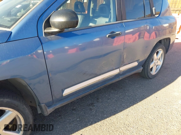 2007 Jeep Compass Limited with VIN 1J8FF57W87D409777, listed as a IAAI auction lot 41233357 with 125,019 mi miles. Bid and sale history available at carsss.com. Image 6.