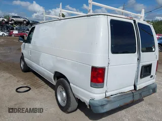 2006 Ford Econoline Cargo z VIN 1FTRE14W66HA95946, wystawiony jako IAAI lot #42244992 z przebiegiem 230 184 mil mil oraz . Historia ofert i sprzedaży dostępna na DreamBid. Obrazek 3.