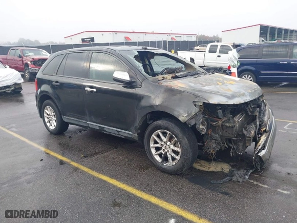 2013 Ford Edge SE with VIN 2FMDK3GC0DBB34908, listed as a IAAI auction lot 41131575 with 136,775 mi miles. Bid and sale history available at carsss.com. Image 1.