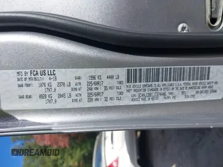 2018 Jeep Compass Latitude with VIN 3C4NJCBB1JT374446, listed as a IAAI auction lot 40536024 with 110,165 mi miles. Bid and sale history available at carsss.com. Image 9.