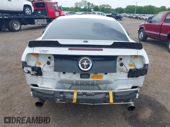 2014 Ford Mustang V6 with VIN 1ZVBP8AM6E5290062, listed as a IAAI auction lot 42341184 with 85,272 mi miles and . Bid and sale history available at DreamBid. Image 17.
