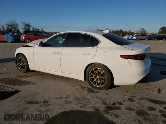 2018 Alfa Romeo Giulia z VIN ZARFAEBN6J7597943, wystawiony jako Copart lot #88288745 z przebiegiem 105 551 mil mil oraz Szkoda całkowita • Salvage title. Historia ofert i sprzedaży dostępna na DreamBid. Obrazek 2.