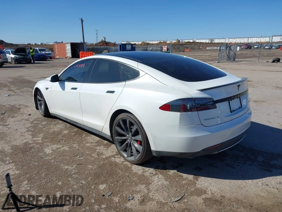 2015 Tesla Model S 85D with VIN 5YJSA1H48FF082038, listed as a IAAI auction lot 41712242 with 58,297 mi miles. Bid and sale history available at carsss.com. Image 3.