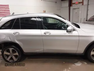 2020 Mercedes-Benz GLC 300 z VIN WDC0G8EB9LF686846, wystawiony jako IAAI lot #41371940 z przebiegiem 64 188 mil mil oraz . Historia ofert i sprzedaży dostępna na DreamBid. Obrazek 13.