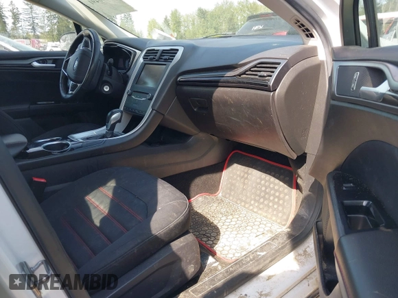 2013 Ford Fusion SE with VIN 3FA6P0HR8DR119998, listed as a IAAI auction lot 42090491 with 195,890 mi miles. Bid and sale history available at carsss.com. Image 5.
