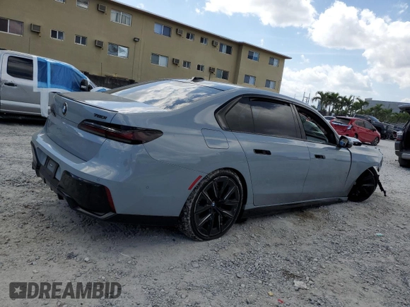 2023 BMW 7 Series 740i z VIN WBA23EH08PCM24789, wystawiony jako Copart lot #47390015 z przebiegiem 51 854 mil mil oraz Nie do naprawy • Non repairable. Historia ofert i sprzedaży dostępna na DreamBid. Obrazek 3.