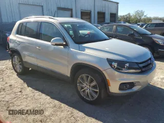 2012 Volkswagen Tiguan SE z VIN WVGAV7AX9CW531219, wystawiony jako Copart lot #81881644 z przebiegiem 125 695 mil mil oraz Szkoda całkowita • Salvage title. Historia ofert i sprzedaży dostępna na DreamBid. Obrazek 4.
