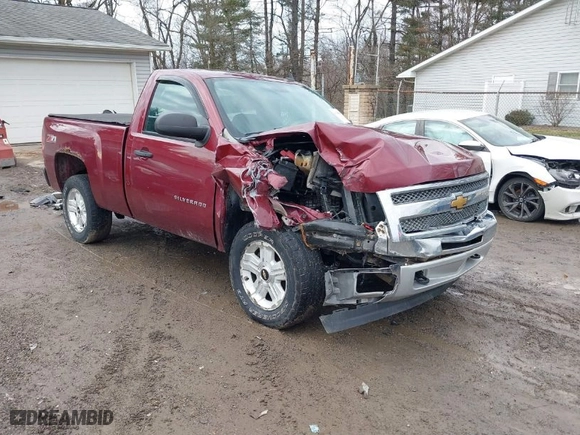 2013 Chevrolet Silverado 1500 LT with VIN 1GCNKSE01DZ168655, listed as a IAAI auction lot 41488652 with 102,224 mi miles. Bid and sale history available at carsss.com. Image 1.