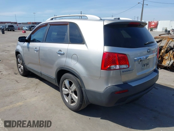 2013 Kia Sorento EX with VIN 5XYKU4A20DG412133, listed as a IAAI auction lot 41826871 with 76,233 mi miles and . Bid and sale history available at carsss.com. Image 3.