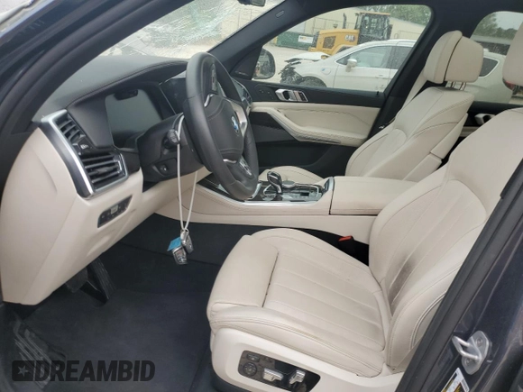 2019 BMW X5 xDrive40i with VIN 5UXCR6C59KLL24044, listed as a Copart auction lot 49685143 with 36,733 mi miles and . Bid and sale history available at DreamBid. Image 7.