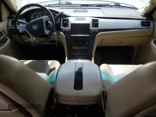 2009 Cadillac Escalade z VIN 1GYFK23229R284067, wystawiony jako Copart lot #55774135 z przebiegiem 160 978 mil mil oraz Szkoda całkowita • Salvage title. Historia ofert i sprzedaży dostępna na DreamBid. Obrazek 8.