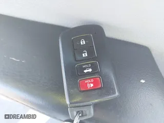 2016 Toyota Avalon Hybrid XLE Premium with VIN 4T1BD1EB2GU052127, listed as a IAAI auction lot 41737260 with 266,841 mi miles. Bid and sale history available at carsss.com. Image 11.