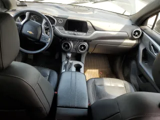 2019 Chevrolet Blazer z VIN 3GNKBDRS1KS664938, wystawiony jako Copart lot #51482625 z przebiegiem Nie podano mil oraz Szkody całkowita. Historia ofert i sprzedaży dostępna na DreamBid. Obrazek 8.