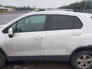 2021 Chevrolet Trax LT with VIN KL7CJPSB9MB331460, listed as a IAAI auction lot 42019002 with 91,135 mi miles. Bid and sale history available at carsss.com. Image 14.