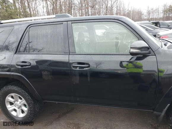 2019 Toyota 4Runner SR5 with VIN JTEBU5JR8K5700020, listed as a IAAI auction lot 41691677 with 70,562 mi miles. Bid and sale history available at carsss.com. Image 14.