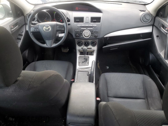 2011 Mazda 3 i Touring z VIN JM1BL1VF3B1363571, wystawiony jako Copart lot #58302245 z przebiegiem 137 830 mil mil oraz Szkoda całkowita • Salvage title. Historia ofert i sprzedaży dostępna na DreamBid. Obrazek 8.