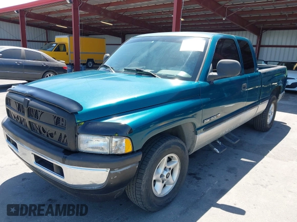 1999 Dodge 1500 z VIN 3B7HC13Y8XG207548, wystawiony jako IAAI lot #42525437 z przebiegiem 182 410 mil mil oraz . Historia ofert i sprzedaży dostępna na DreamBid. Obrazek 2.