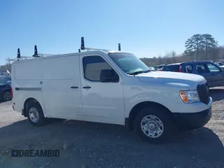2020 Nissan NV Cargo SV z VIN 1N6BF0KM5LN809313, wystawiony jako IAAI lot #41863076 z przebiegiem 127 505 mil mil oraz . Historia ofert i sprzedaży dostępna na DreamBid. Obrazek 13.