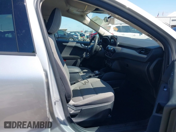 2020 Ford Escape SE z VIN 1FMCU0G67LUA92888, wystawiony jako IAAI lot #42354088 z przebiegiem 77 175 mil mil oraz . Historia ofert i sprzedaży dostępna na DreamBid. Obrazek 5.