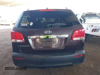 2013 Kia Sorento LX with VIN 5XYKT4A26DG368495, listed as a IAAI auction lot 41332267 with 226,386 mi miles. Bid and sale history available at carsss.com. Image 17.