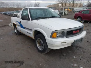 1995 GMC Sonoma with VIN 1GTCS14Z2SK501226, listed as a IAAI auction lot 41821246 with 195,746 mi miles. Bid and sale history available at carsss.com. Image 1.