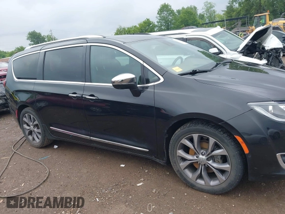 2020 Chrysler Pacifica Limited z VIN 2C4RC1GG8LR113518, wystawiony jako IAAI lot #42299570 z przebiegiem 71 970 mil mil oraz . Historia ofert i sprzedaży dostępna na DreamBid. Obrazek 13.
