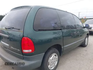 1997 Dodge Caravan SE with VIN 2B4GP45R3VR402016, listed as a IAAI auction lot 42131557 with Not Provided miles and . Bid and sale history available at carsss.com. Image 6.