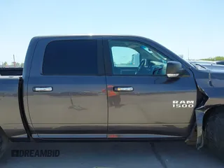2016 Ram 1500 Lone Star z VIN 1C6RR6LT5GS209519, wystawiony jako IAAI lot #41983512 z przebiegiem 197 647 mil mil oraz . Historia ofert i sprzedaży dostępna na DreamBid. Obrazek 13.