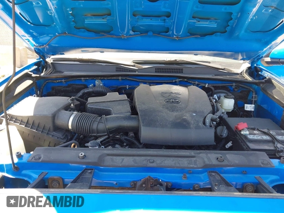 2020 Toyota Tacoma SR5 z VIN 3TMCZ5AN5LM337632, wystawiony jako IAAI lot #42203628 z przebiegiem 39 831 mil mil oraz . Historia ofert i sprzedaży dostępna na DreamBid. Obrazek 10.