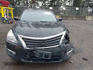 2015 Nissan Altima 2.5 S with VIN 1N4AL3AP6FC213623, listed as a IAAI auction lot 41831798 with 132,876 mi miles. Bid and sale history available at carsss.com. Image 12.