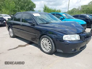 2006 Volvo S80 with VIN YV1TS592961445343, listed as a IAAI auction lot 42135084 with 176,805 mi miles and . Bid and sale history available at DreamBid. Image 1.