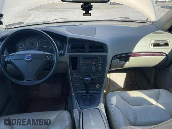 2004 Volvo S60 with VIN YV1RH59H042394920, listed as a Copart auction lot 76278134 with 130,501 mi miles and Clean Title. Bid and sale history available at carsss.com. Image 9.