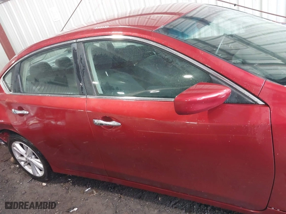 2013 Nissan Altima 2.5 SV with VIN 1N4AL3AP8DC135987, listed as a IAAI auction lot 41910538 with 220,791 mi miles. Bid and sale history available at carsss.com. Image 14.