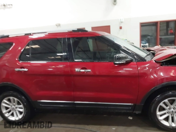 2014 Ford Explorer XLT with VIN 1FM5K8D82EGC13413, listed as a IAAI auction lot 41583376 with 138,890 mi miles and . Bid and sale history available at carsss.com. Image 13.