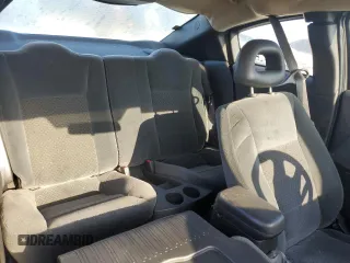 2005 Saturn ION ION 3 z VIN 1G8AW12F35Z106269, wystawiony jako Copart lot #66028924 z przebiegiem 197 340 mil mil oraz Szkody całkowita. Historia ofert i sprzedaży dostępna na DreamBid. Obrazek 10.