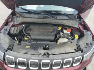 2022 Jeep Compass Latitude Lux z VIN 3C4NJDFB8NT118522, wystawiony jako Copart lot #56775175 z przebiegiem 47 220 mil mil oraz Szkoda całkowita • Salvage title. Historia ofert i sprzedaży dostępna na DreamBid. Obrazek 12.