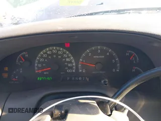 2000 Ford Expedition XLT with VIN 1FMRU1664YLB83051, listed as a IAAI auction lot 41326759 with 227,719 mi miles and . Bid and sale history available at DreamBid. Image 7.
