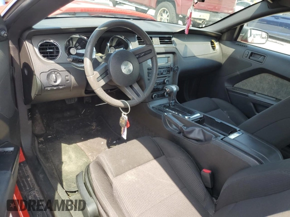 2011 Ford Mustang V6 z VIN 1ZVBP8AM1B5115763, wystawiony jako Copart lot #60363705 z przebiegiem 165 224 mil mil oraz Szkoda całkowita • Salvage title. Historia ofert i sprzedaży dostępna na DreamBid. Obrazek 8.