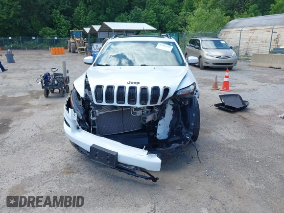 2018 Jeep Cherokee Limited with VIN 1C4PJMDX0JD514581, listed as a IAAI auction lot 42302202 with 34,133 mi miles and . Bid and sale history available at DreamBid. Image 12.