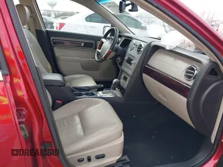 2007 Lincoln MKZ z VIN 3LNHM26T27R670949, wystawiony jako IAAI lot #42033366 z przebiegiem 135 941 mil mil oraz . Historia ofert i sprzedaży dostępna na DreamBid. Obrazek 5.