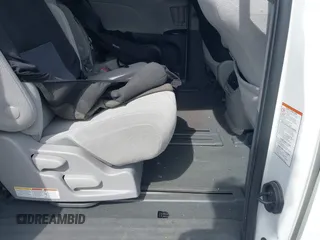 2020 Toyota Sienna LE Auto Access Seat с VIN 5TDKZ3DC3LS043379, выставлен на аукционе IAAI как лот 42103997 с пробегом 46 570 миль миль и . История ставок и продаж доступна на DreamBid. Изображение 8.