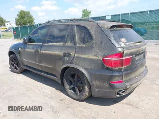 2012 BMW X5 35d z VIN 5UXZW0C51CL665326, wystawiony jako IAAI lot #42633853 z przebiegiem Nie podano mil oraz . Historia ofert i sprzedaży dostępna na DreamBid. Obrazek 3.