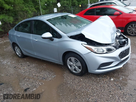 2017 Chevrolet Cruze LS z VIN 1G1BC5SM0H7158444, wystawiony jako IAAI lot #42224131 z przebiegiem 95 547 mil mil oraz . Historia ofert i sprzedaży dostępna na DreamBid. Obrazek 1.