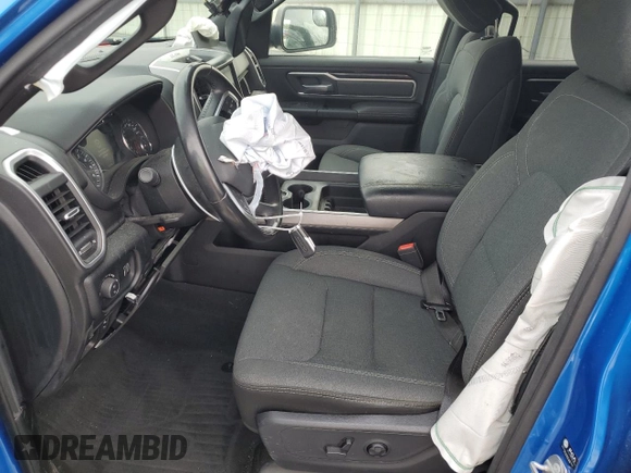 2021 Ram 1500 Big Horn z VIN 1C6SRFMTXMN617332, wystawiony jako Copart lot #46398695 z przebiegiem 42 656 mil mil oraz Szkoda całkowita • Salvage title. Historia ofert i sprzedaży dostępna na DreamBid. Obrazek 7.