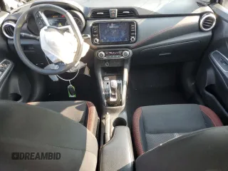 2024 Nissan Versa SR z VIN 3N1CN8FV3RL906503, wystawiony jako Copart lot #60520285 z przebiegiem 30 285 mil mil oraz Nie do naprawy • Non repairable. Historia ofert i sprzedaży dostępna na DreamBid. Obrazek 8.