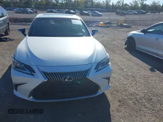 2019 Lexus ES 350 z VIN 58ABZ1B11KU051047, wystawiony jako IAAI lot #41721365 z przebiegiem 84 209 mil mil oraz . Historia ofert i sprzedaży dostępna na DreamBid. Obrazek 12.