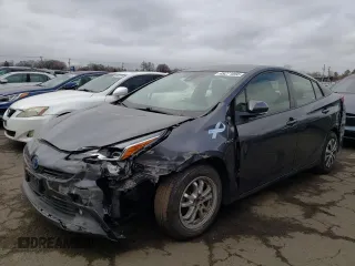 2021 Toyota Prius LE z VIN JTDL9MFU4M3026237, wystawiony jako Copart lot #49271085 z przebiegiem 42 419 mil mil oraz Szkoda całkowita • Salvage title. Historia ofert i sprzedaży dostępna na DreamBid. Obrazek 1.